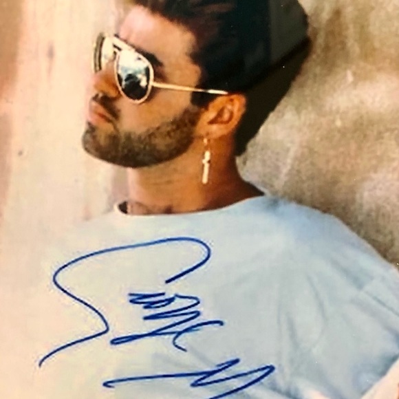 GEORGE MICHAEL Autographed 8x10 Framed Photo NEW - Picture 3 of 5